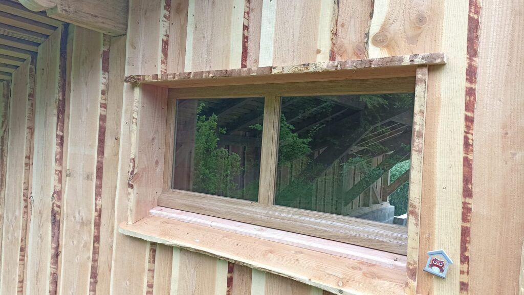 PY Thomas - menuiserie sur mesure pour fenêtre et pose de lambris