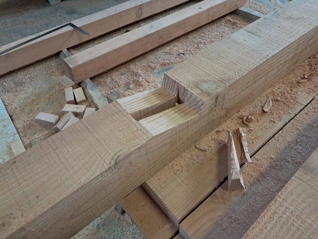 PY Thomas - Taille et préparation d'une charpente