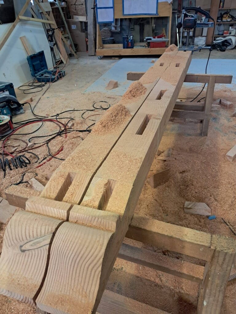 PY Thomas - Taille et préparation d'une charpente